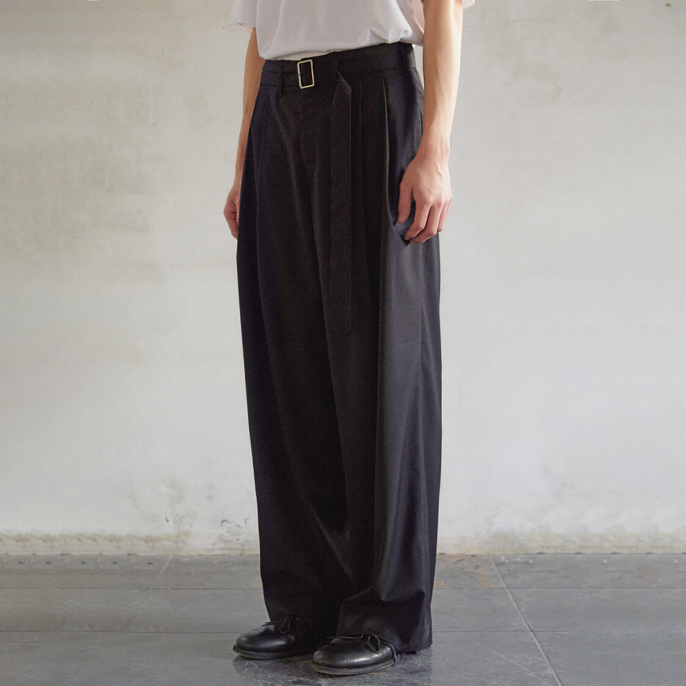 BELTED TAILORED TROUSERS (BLACK)